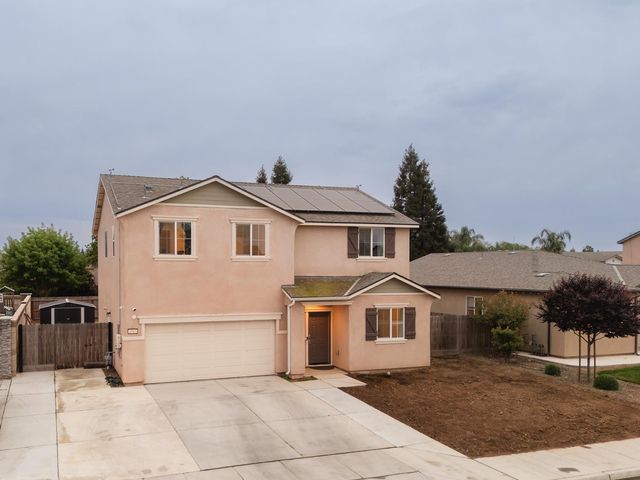 1945 E Gum Avenue, Reedley, CA 93654