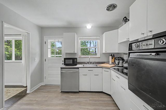 3368 Glenmont Lane, Green Twp, OH 45248