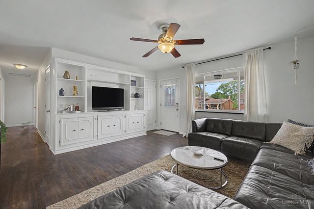 3368 Glenmont Lane, Green Twp, OH 45248