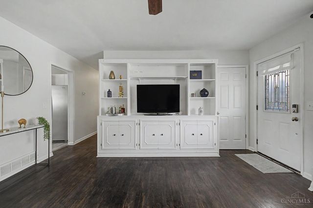 3368 Glenmont Lane, Green Twp, OH 45248