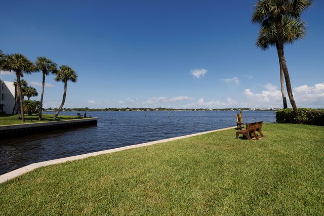 1950 SW Palm City Road 7101, Stuart, FL 34994