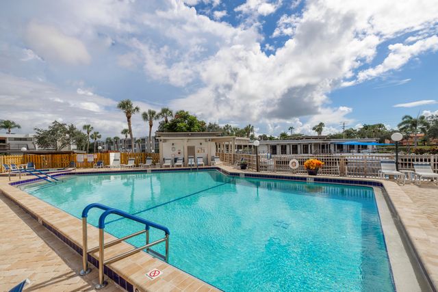 1950 SW Palm City Road 7101, Stuart, FL 34994