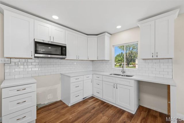 8906 Seneca Avenue, Overland, MO 63114