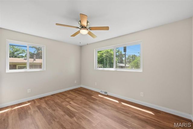 8906 Seneca Avenue, Overland, MO 63114