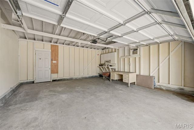 8906 Seneca Avenue, Overland, MO 63114