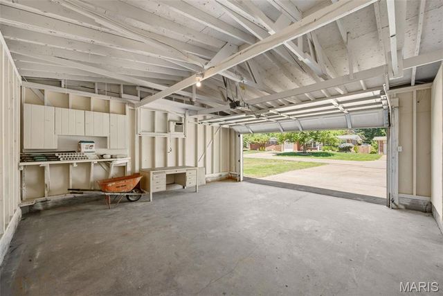 8906 Seneca Avenue, Overland, MO 63114