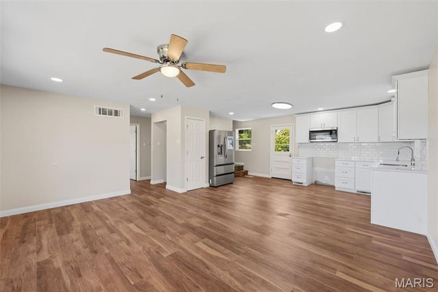 8906 Seneca Avenue, Overland, MO 63114