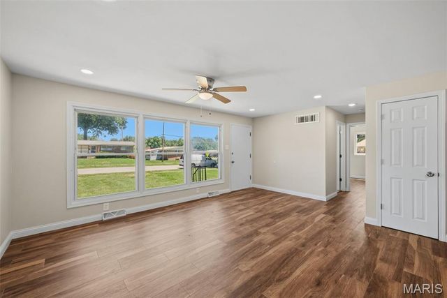 8906 Seneca Avenue, Overland, MO 63114