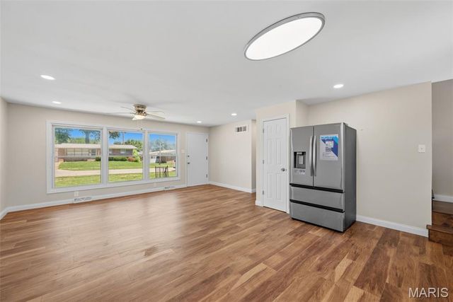 8906 Seneca Avenue, Overland, MO 63114