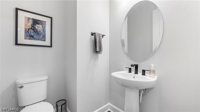 10428 Ventana LN, Naples, FL 34120