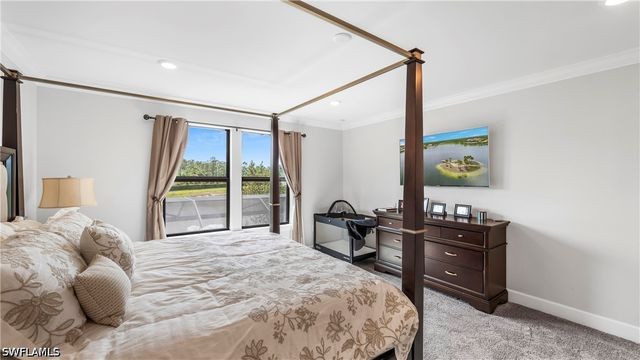 10428 Ventana LN, Naples, FL 34120