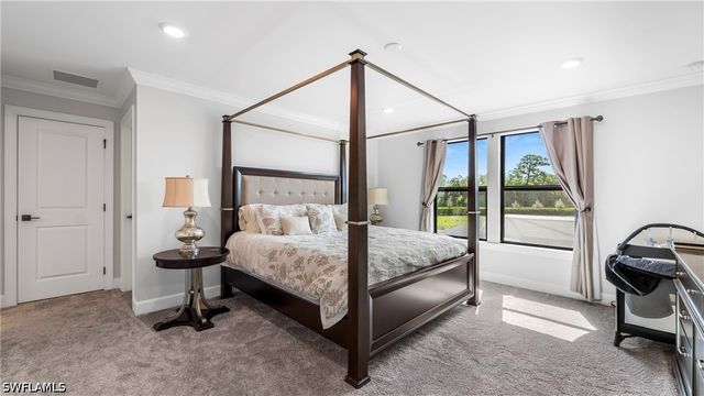 10428 Ventana LN, Naples, FL 34120