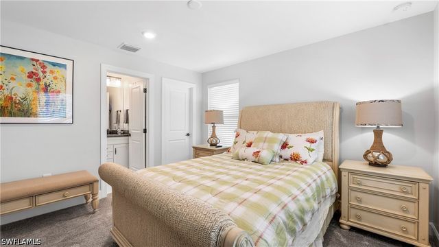 10428 Ventana LN, Naples, FL 34120