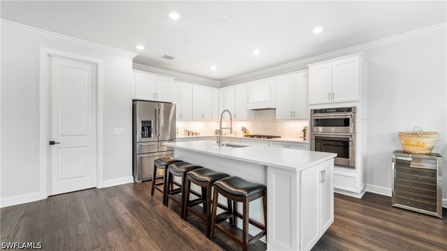 10428 Ventana LN, Naples, FL 34120