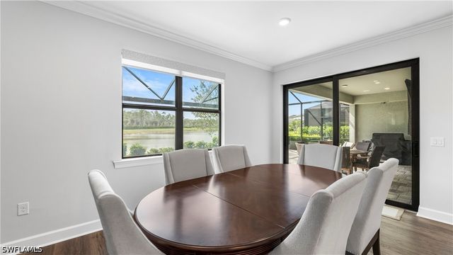 10428 Ventana LN, Naples, FL 34120