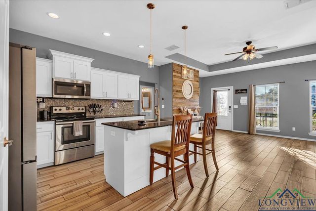 393 Noah Lane, Lindale, TX 75771