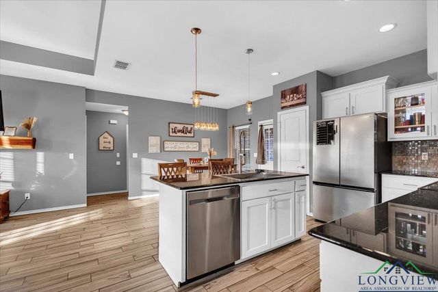 393 Noah Lane, Lindale, TX 75771