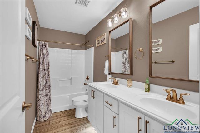 393 Noah Lane, Lindale, TX 75771