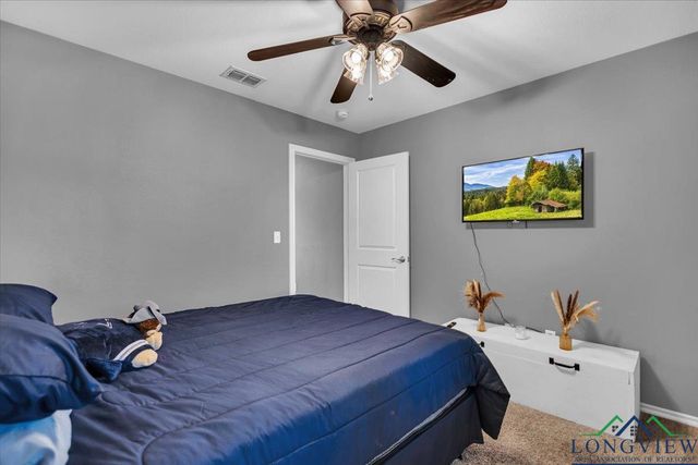 393 Noah Lane, Lindale, TX 75771