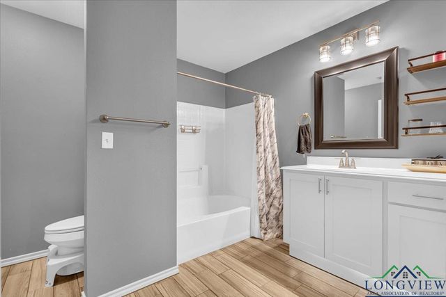 393 Noah Lane, Lindale, TX 75771