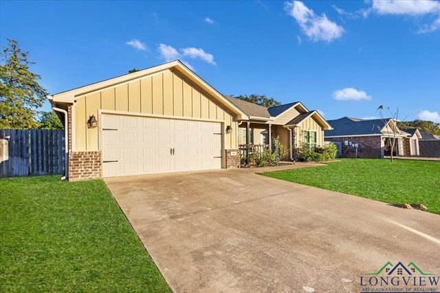 393 Noah Lane, Lindale, TX 75771