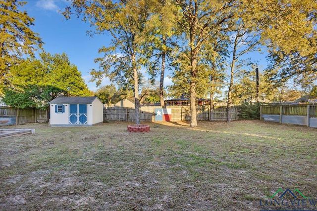 393 Noah Lane, Lindale, TX 75771