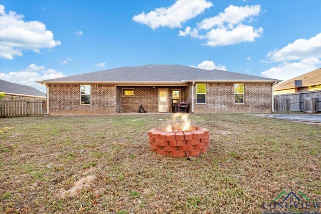 393 Noah Lane, Lindale, TX 75771