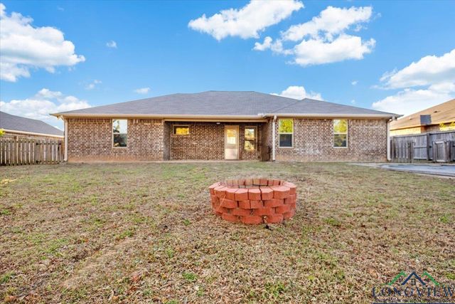 393 Noah Lane, Lindale, TX 75771