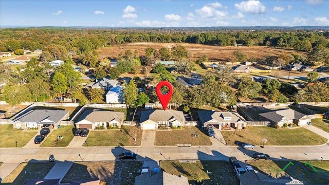 393 Noah Lane, Lindale, TX 75771