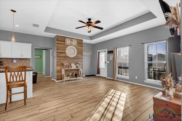 393 Noah Lane, Lindale, TX 75771