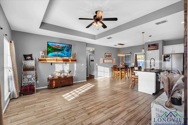 393 Noah Lane, Lindale, TX 75771