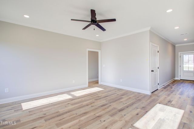 943 Sugar Hollow Road, Piney Flats, TN 37686