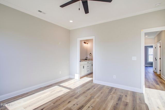 943 Sugar Hollow Road, Piney Flats, TN 37686