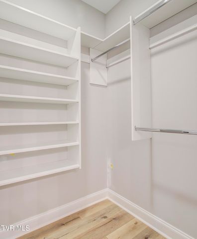 943 Sugar Hollow Road, Piney Flats, TN 37686