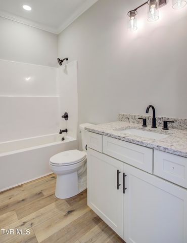 943 Sugar Hollow Road, Piney Flats, TN 37686