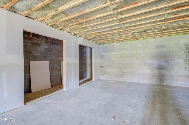 943 Sugar Hollow Road, Piney Flats, TN 37686