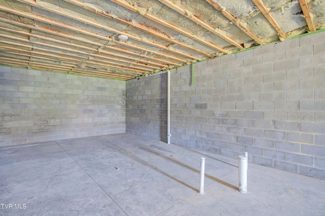 943 Sugar Hollow Road, Piney Flats, TN 37686