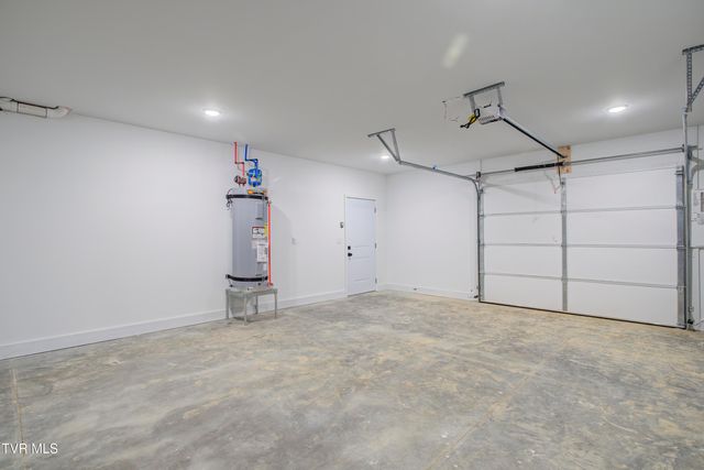 943 Sugar Hollow Road, Piney Flats, TN 37686