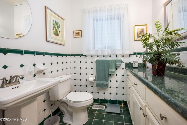 103 W Pleasant Street, Roseboro, NC 28382