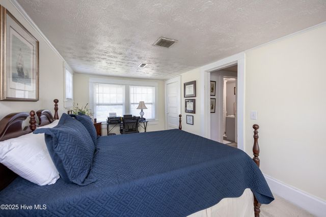 103 W Pleasant Street, Roseboro, NC 28382