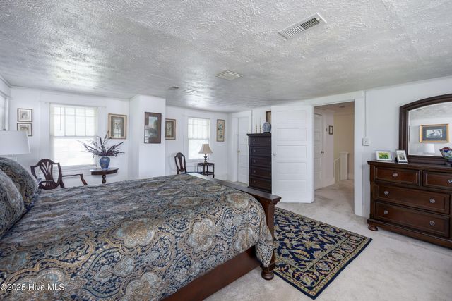 103 W Pleasant Street, Roseboro, NC 28382