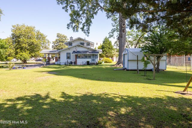 103 W Pleasant Street, Roseboro, NC 28382