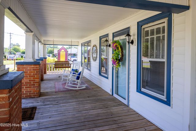 103 W Pleasant Street, Roseboro, NC 28382