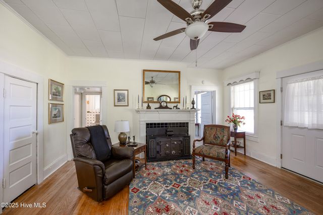 103 W Pleasant Street, Roseboro, NC 28382