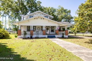 103 W Pleasant Street, Roseboro, NC 28382