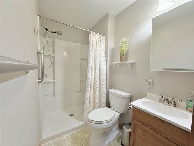 332 E Maitland Ln, Neshannock Twp, PA 16105