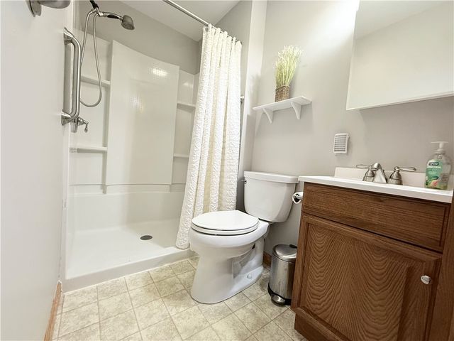 332 E Maitland Ln, Neshannock Twp, PA 16105