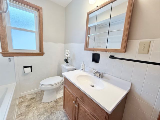 332 E Maitland Ln, Neshannock Twp, PA 16105