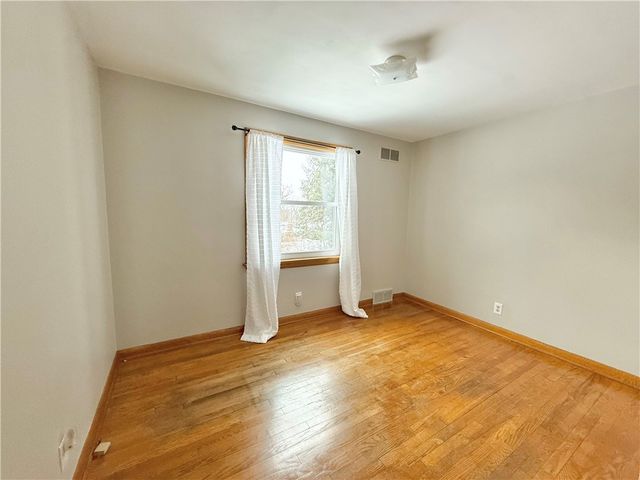 332 E Maitland Ln, Neshannock Twp, PA 16105