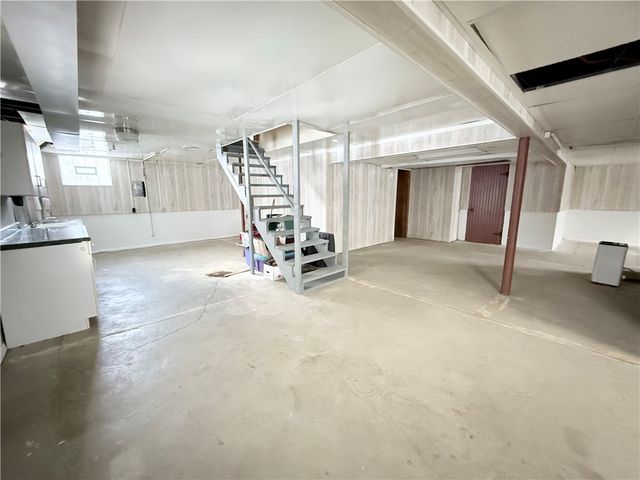 332 E Maitland Ln, Neshannock Twp, PA 16105